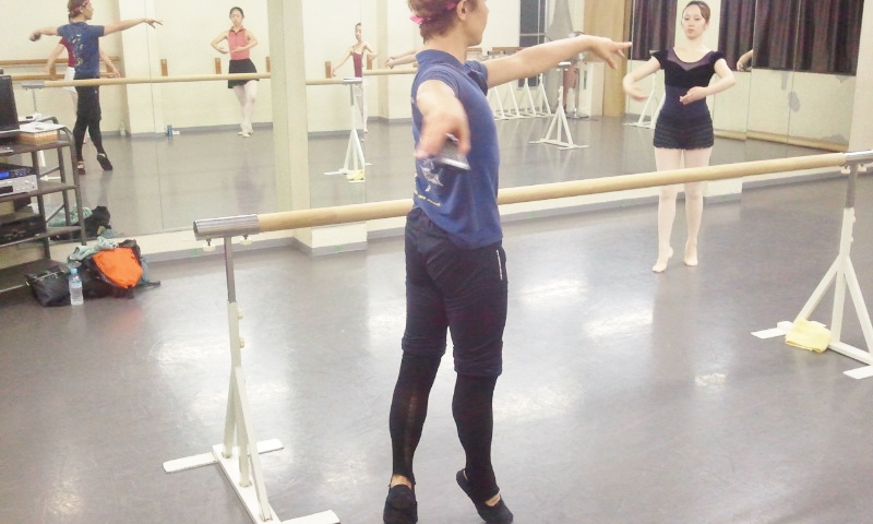 説明しながら動く~