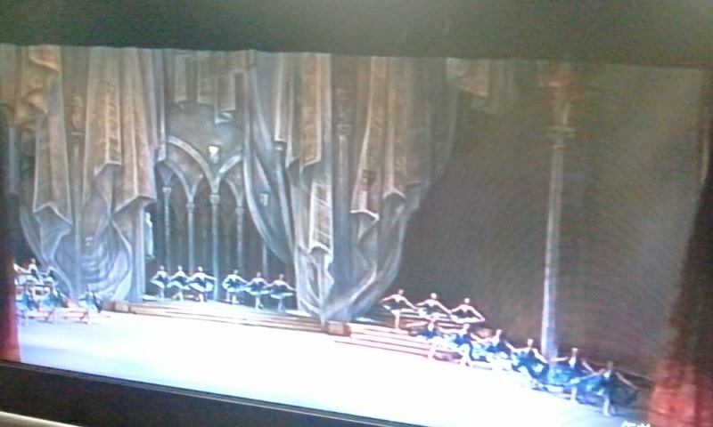 563575_570288413027161_1840360870_n